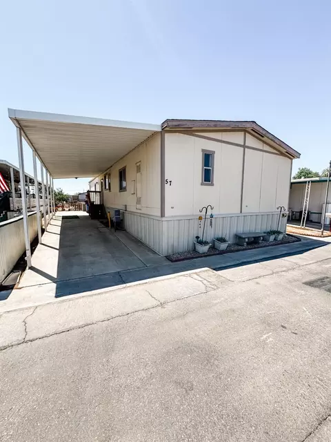 852 E Grangeville Blvd #57, Hanford, CA 93230