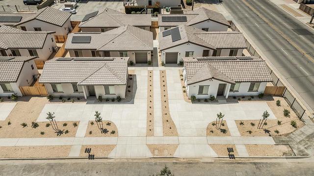 2365 N Arthur Ave, Fresno, CA 93705