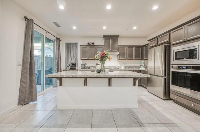 4177 Beverly Ave, Clovis, CA 93619