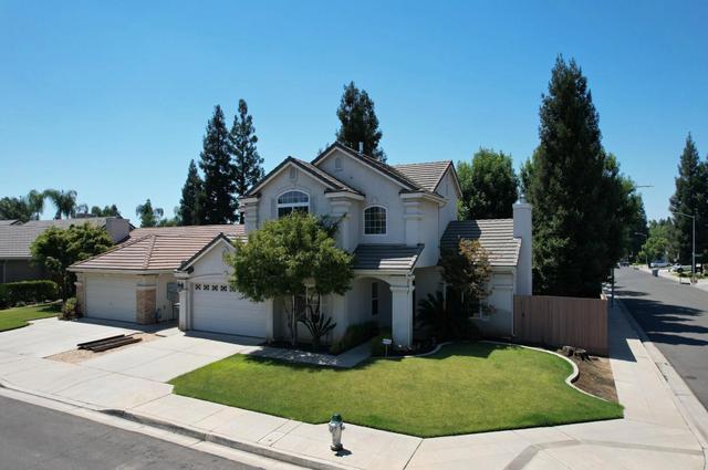 2771 E Waterford, Fresno, CA 93720