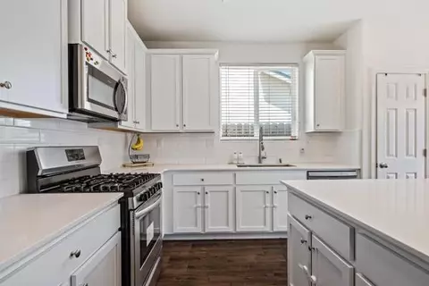 Kitchen - 6552 E Huffman Ave, Fresno, CA 93727 photo 1 of 2