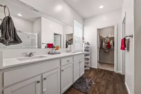 Entry Way - 6552 E Huffman Ave, Fresno, CA 93727 photo 5 of 7