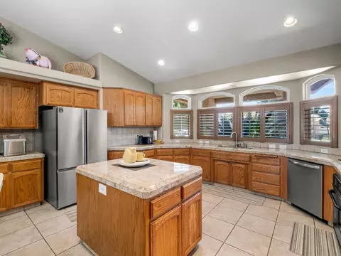 3055 Glenville Ave, Madera, CA 93637 photo 12