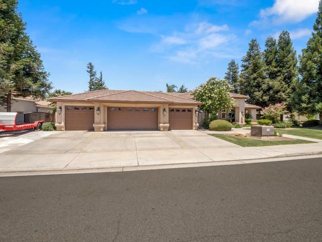 3055 Glenville Ave, Madera, CA 93637