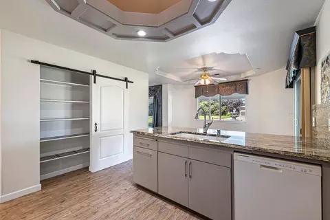Kitchen - 16673 La Canada Rd, Madera, CA 93636 photo 4 of 5
