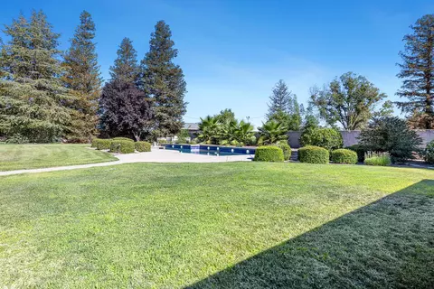 Exterior - 16673 La Canada Rd, Madera, CA 93636 photo 7 of 18