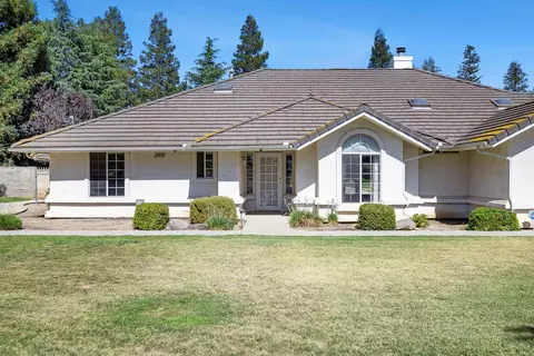 Exterior - 16673 La Canada Rd, Madera, CA 93636 photo 4 of 18