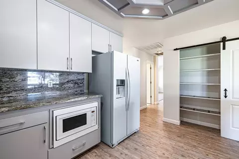 Kitchen - 16673 La Canada Rd, Madera, CA 93636 photo 3 of 5
