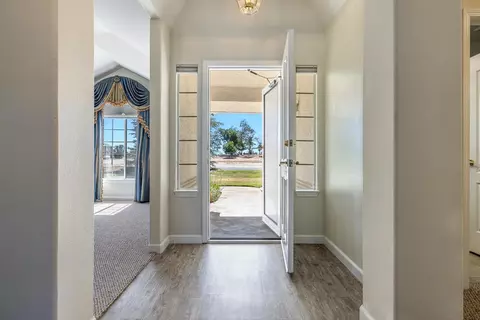 Entry Way - 16673 La Canada Rd, Madera, CA 93636 photo 2 of 5