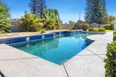 Exterior - 16673 La Canada Rd, Madera, CA 93636 photo 11 of 18