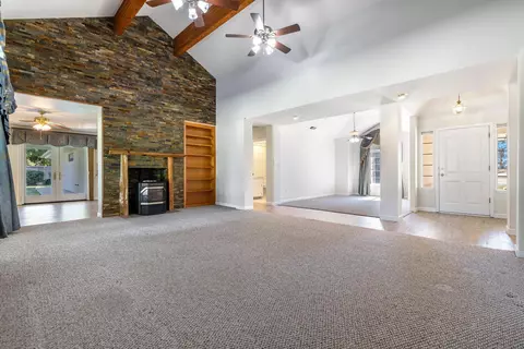 Living - 16673 La Canada Rd, Madera, CA 93636 photo 2 of 6