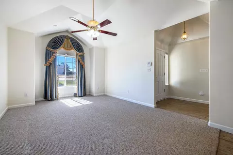 Living - 16673 La Canada Rd, Madera, CA 93636 photo 5 of 6
