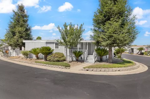 371 Bethel Ave #SP 74, Sanger, CA 93657