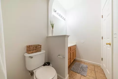 Bath - 1000 Georgia Ave, Madera, CA 93637 photo 1 of 2