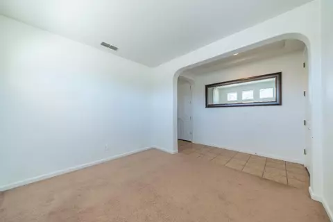 Entry Way - 1000 Georgia Ave, Madera, CA 93637 photo 2 of 4