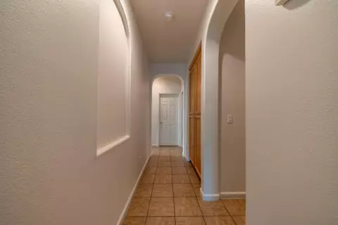 Entry Way - 1000 Georgia Ave, Madera, CA 93637 photo 3 of 4