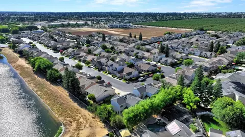View/Area - 1801 N Miramar Ln, Clovis, CA 93619 photo 5 of 10
