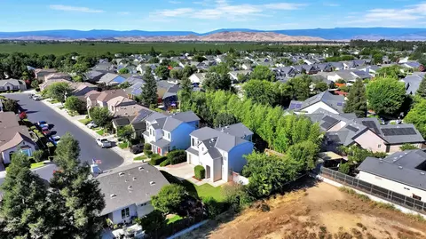 View/Area - 1801 N Miramar Ln, Clovis, CA 93619 photo 10 of 10