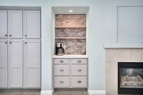 Kitchen - 1801 N Miramar Ln, Clovis, CA 93619 photo 3 of 5
