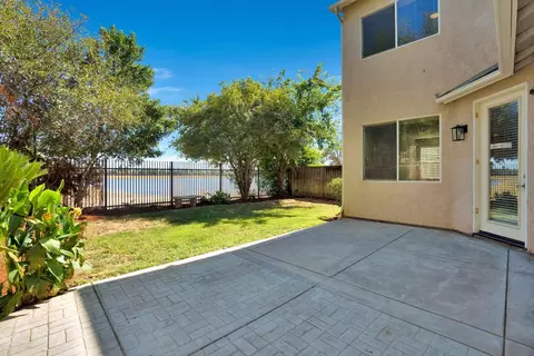 Exterior - 1801 N Miramar Ln, Clovis, CA 93619 photo 6 of 7