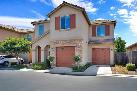 3270 Alps Ln, Clovis, CA 93619 photo 2
