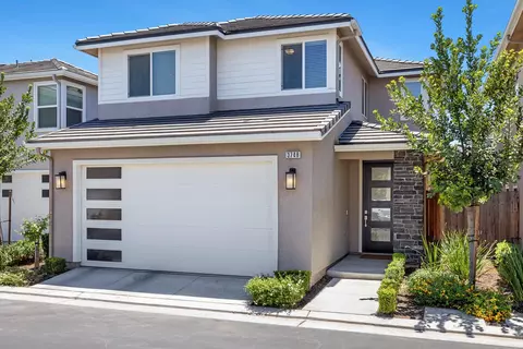 3748 Longford Way, Clovis, CA 93619 photo 1
