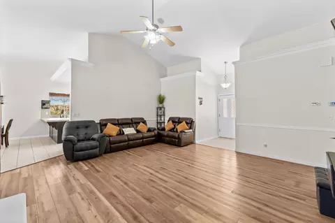 15906 W C St, Kerman, CA 93630 photo 4