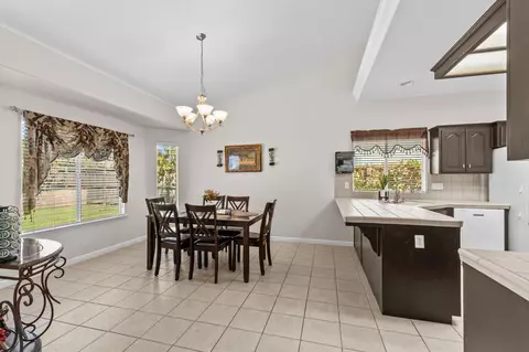15906 W C St, Kerman, CA 93630 photo 6