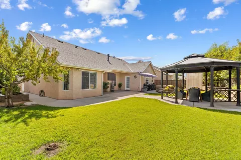 15906 W C St, Kerman, CA 93630 photo 17
