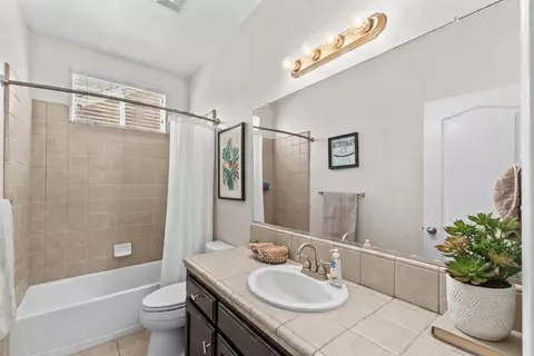 15906 W C St, Kerman, CA 93630 photo 10