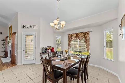 15906 W C St, Kerman, CA 93630 photo 5