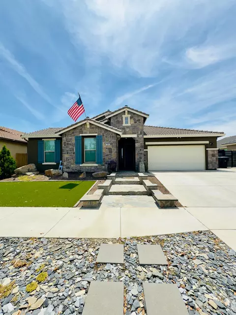 1849 W Porter Ave, Visalia, CA 93291