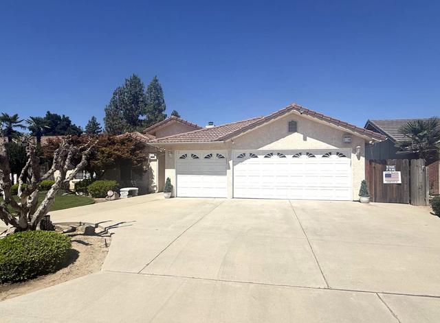 619 Citrus Ave, Fowler, CA 93625