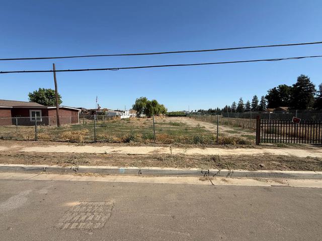 739 E Samson, Fresno, CA 93706