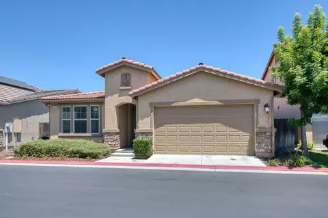 Exterior - 3269 Lahar Ln, Clovis, CA 93619 photo 2 of 10
