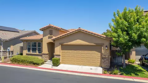 Exterior - 3269 Lahar Ln, Clovis, CA 93619 photo 9 of 10