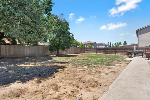 Exterior - 149 Dalton, Sanger, CA 93657 photo 5 of 6