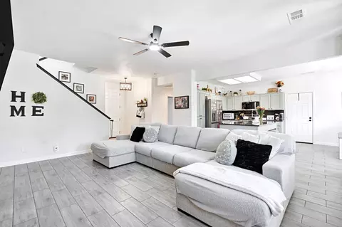 Living - 149 Dalton, Sanger, CA 93657 photo 2 of 4
