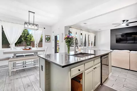Kitchen - 149 Dalton, Sanger, CA 93657 photo 4 of 5