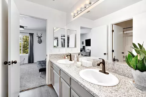 Bath - 149 Dalton, Sanger, CA 93657 photo 4 of 4