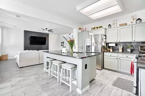 Kitchen - 149 Dalton, Sanger, CA 93657 photo 5 of 5