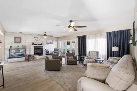 936 E Nebraska Ave, Dinuba, CA 93618 photo 5