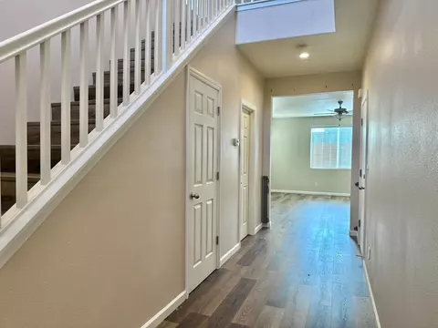 Entry Way - 3364 Amanecer Ave, Clovis, CA 93619 photo 2 of 5