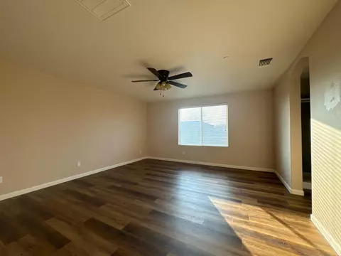Living - 3364 Amanecer Ave, Clovis, CA 93619 photo 4 of 5