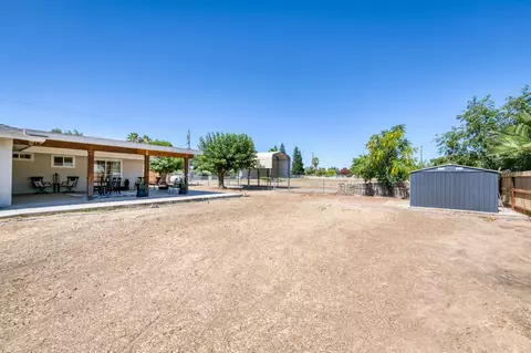 Exterior - 18014 Daley Rd, Madera, CA 93638 photo 12 of 18
