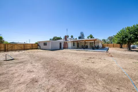 Exterior - 18014 Daley Rd, Madera, CA 93638 photo 13 of 18