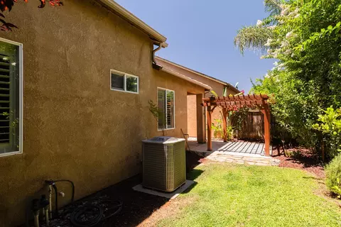 Exterior - 3637 Utah Ln, Clovis, CA 93619 photo 3 of 4
