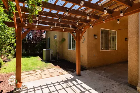 Exterior - 3637 Utah Ln, Clovis, CA 93619 photo 2 of 4