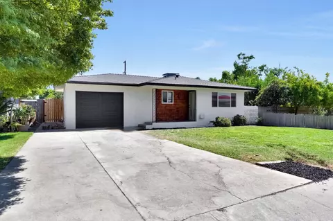 15431 W E St, Kerman, CA 93630 photo 2