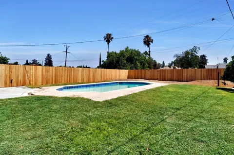 15431 W E St, Kerman, CA 93630 photo 27
